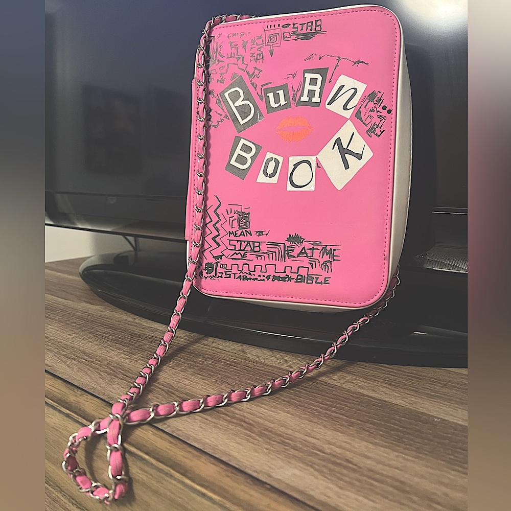 Spectrum Original Mean Girls makeup brush set with purse.